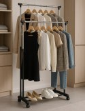 Uniwersalny podwójny wieszak stojący na ubrania z regulacją wysokości kółka 2 drążki ModernHome