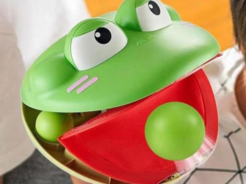 Zestaw sportowy - gra zręcznościowa Wyrzutnia ŻABA + 4 piłki ZA5604