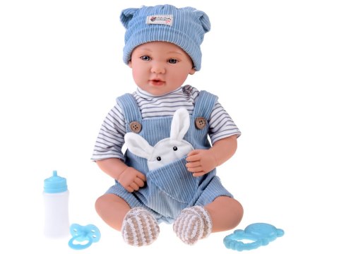 Lalka BOBAS interaktywna 46cm - w niebieskich spodenkach + akcesoria ZA5835