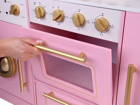 Duża kuchnia drewniana interaktywna glamour złote dodatki ekspres