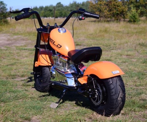 MOTOR CHOPPER "HELD", POMPOWANE KOŁA DO 25 KM/H, PODŚWIETLANY SILNIK/XB1058