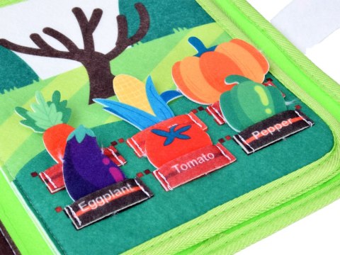 Filcowa książeczka manipulacyjna FARMA okienka naklejki na rzepy ZA6025