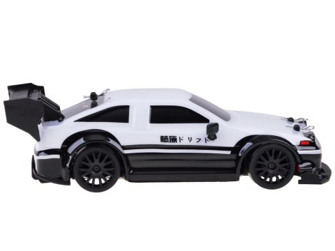 Zdalnie sterowany samochód sportowy 4x4 z funkcją driftu 1:24 RC0796
