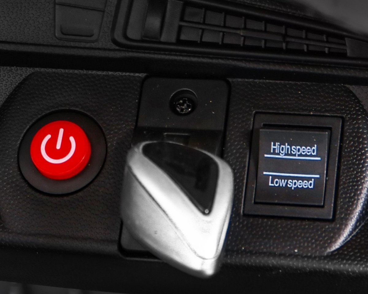 Samochód AUTO na akumulator BMW I8 LIFT Pomarańczowy Samochód AUTO na akumulator BMW I8 LIFT Pomarańczowy
