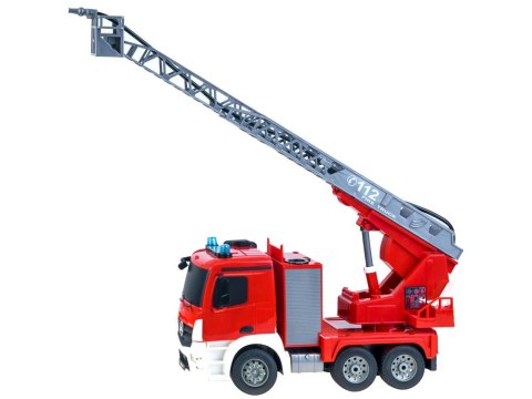 Auto STRAŻ POŻARNA Mercedes sika wodą pilot RC0260