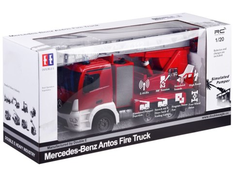 Auto STRAŻ POŻARNA Mercedes sika wodą pilot RC0260