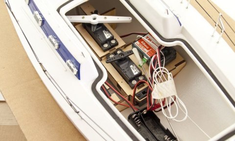 Żaglówka ODYSSEY II RTR 40MHz (610 mm) - Thunder Tiger