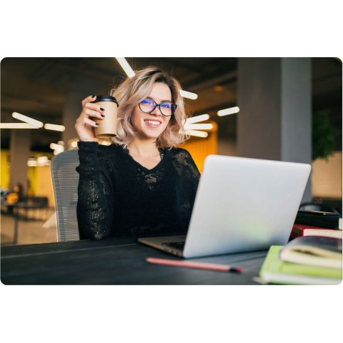 Fotel biurowy z mikrosiatki Sofotel Wizo niebiesko-biały