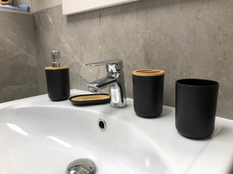 Zestaw łazienkowy 6 szt. szczotka dozownik czarny