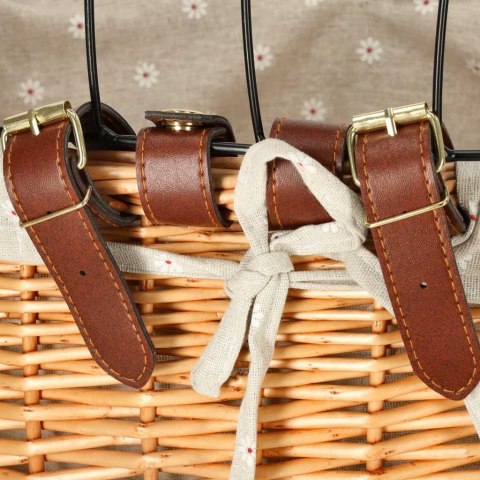 Koszyk na rower ratanowy z metalowym stelażem