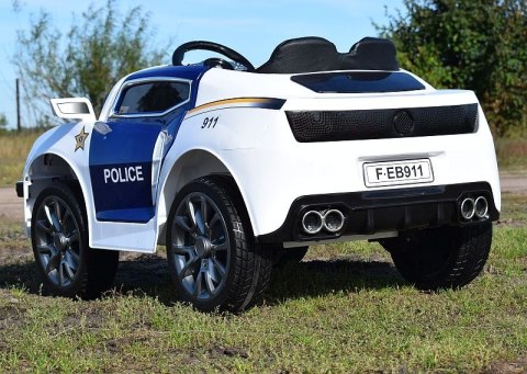 AUTO POLICYJNE 1028 SUPER DŹWIĘKI, SYRENY, ŚWIATŁA WERSJA EXCLUSIVE/1028