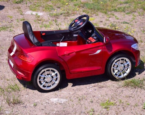 NAJNOWSZY ROADSTER Z AUTOMATYCZNIE OTWIERANYMI DRZWIAMI, FUNKCJA BUJANIA, WERSJA LAKIEROWANA/S2188