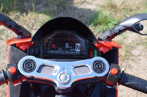 WIELKI MOTOR ŚCIGACZ PERFECT WOLNY START, ŚWIECĄCE, MIĘKKIE KOŁA, GAZ W MANETCE/1628G