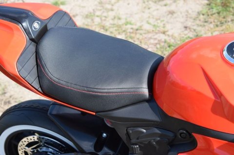 WIELKI MOTOR ŚCIGACZ PERFECT WOLNY START, ŚWIECĄCE, MIĘKKIE KOŁA, GAZ W MANETCE/1628G