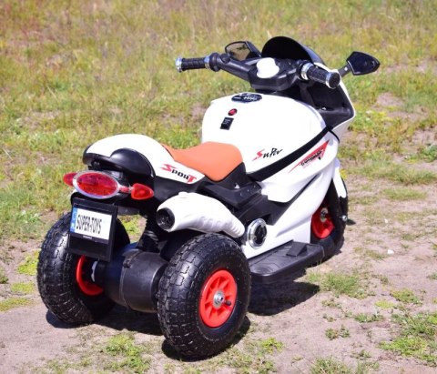 SUPER ŚCIGACZ MOTOR SPORT - POMPOWANE KOŁA, PILOT, IMITACJA WYDECHU, /HZBB1188