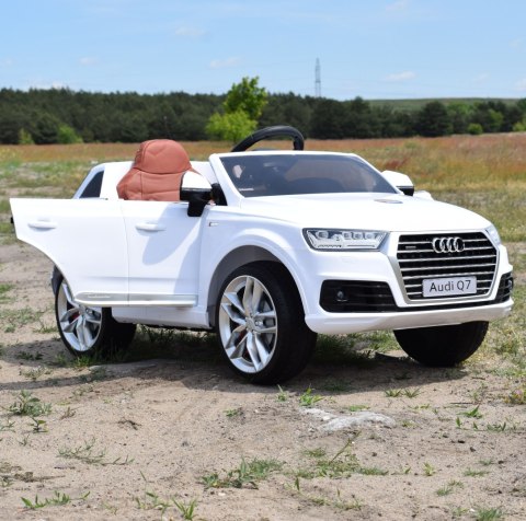 ORYGINALNE AUDI Q7 DWA SILNIKI, AMORTYZATORY, PILOT, MIĘKKIE KOŁA, PRAWDZIWE RADIO