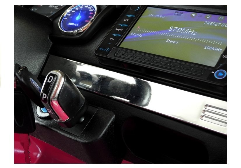 Auto na akumulator Ford Ranger 4x4 Różowy Lakier LCD Auto na akumulator Ford Ranger 4x4 Różowy Lakier LCD