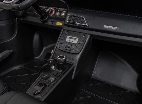Dwuosobowy MAX 100Kg 2x200W 24V14Ah Auto na akumulator Audi Spyder R8 Dwuosobowy MAX 100Kg 2x200W 24V14Ah Auto na akumulator Audi Spyder R8