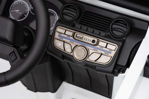 auto na akumulator 24v 2x100w  Land Rover Defender 110 SVX Concept