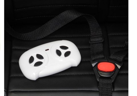 2osobowy 4x4 2v PILOT 2osobowy 4x4 2v PILOT Auto na Akumulator Mercedes Unimog Biały