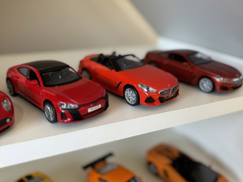 Auto metalowe model Alfa Romeo 8C Competizione skala 1:32 światła